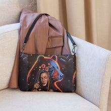 Load image into Gallery viewer, Osaw Muskwa (Golden Bear) Crossbody bag